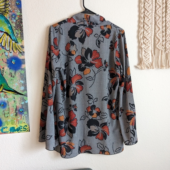 Isle by Melis Kozan Long Sleeve Lightweight Blouse Top Floral V-Neck Small - Picture 2 of 7